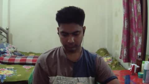 Snapshot of birbikrom104 chatting on 21, 5, 2026 birbikrom104 online show from 21, 5, 2026