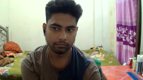 Snapshot of birbikrom104 chatting on 27, 5, 2026 birbikrom104 online show from 27, 5, 2026