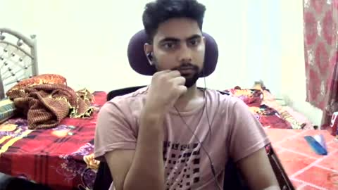 Snapshot of birbikrom104 chatting on 2, 7, 2026 birbikrom104 online show from 2, 7, 2026