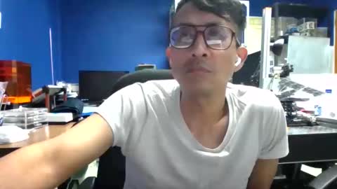 Snapshot of bisexmangenx chatting on 30, 5, 2026 Manu O online show from 30, 5, 2026