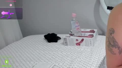 bisex woman online show from 26, 1, 2025