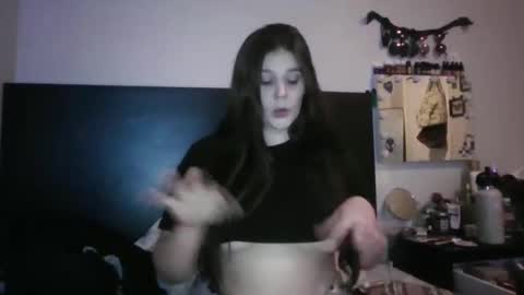Snapshot of bitchesinthebasement chatting on 17, 5, 2026 bitchesinthebasement online show from 17, 5, 2026