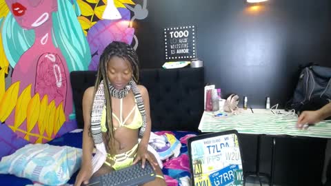 Snapshot of blacckandwhitte chatting on 22, 1, 2025 blacckandwhitte online show from 22, 1, 2025