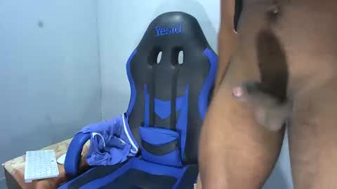 Snapshot of black_dicck chatting on 30, 4, 2026 tu morenito online show from 30, 4, 2026