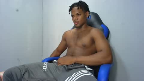 Snapshot of black_dicck chatting on 7, 5, 2026 tu morenito online show from 7, 5, 2026