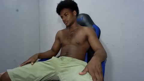 Snapshot of black_dicck chatting on 15, 5, 2026 tu morenito online show from 15, 5, 2026