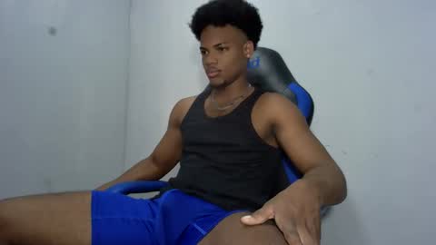 Snapshot of black_dicck chatting on 17, 5, 2026 tu morenito online show from 17, 5, 2026