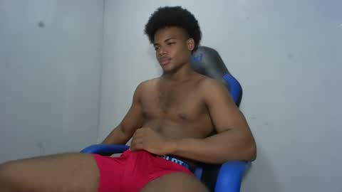 Snapshot of black_dicck chatting on 25, 5, 2026 tu morenito online show from 25, 5, 2026
