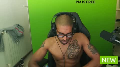 Snapshot of black_lollipop chatting on 17, 1, 2025 Master online show from 17, 1, 2025