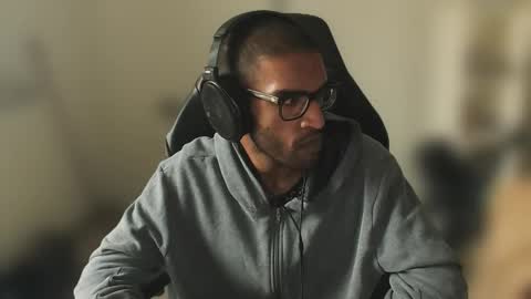 Snapshot of black_lollipop chatting on 23, 9, 2025 Master online show from 23, 9, 2025