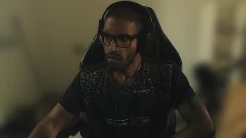 Snapshot of black_lollipop chatting on 24, 9, 2025 Master online show from 24, 9, 2025