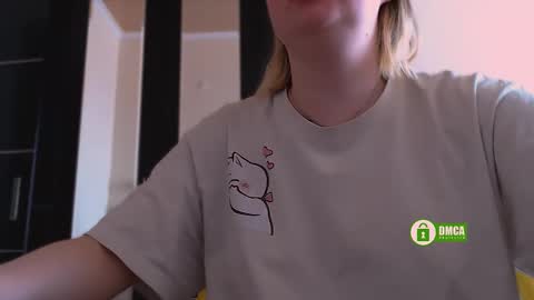 Sasha and Bella online show from 12, 3, 2026