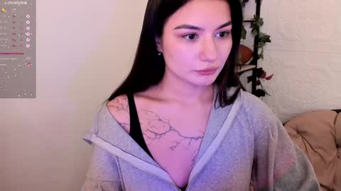 Snapshot of black_pant3r chatting on 4, 1, 2025 Mon Mon online show from 4, 1, 2025