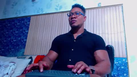 duglas online show from 12, 4, 2026