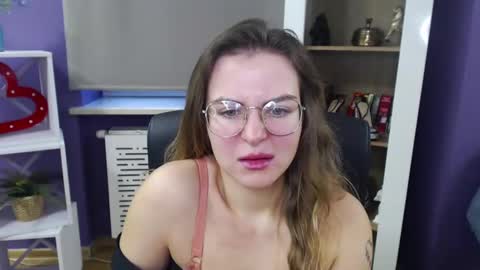 Z O E Y online show from 11, 12, 2024