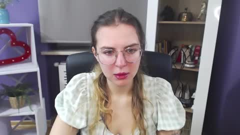 Z O E Y online show from 16, 12, 2024