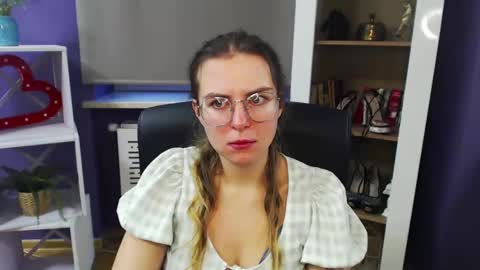 Z O E Y online show from 16, 12, 2024