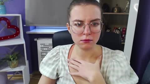 Z O E Y online show from 18, 12, 2024