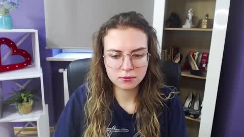 Z O E Y online show from 31, 1, 2025