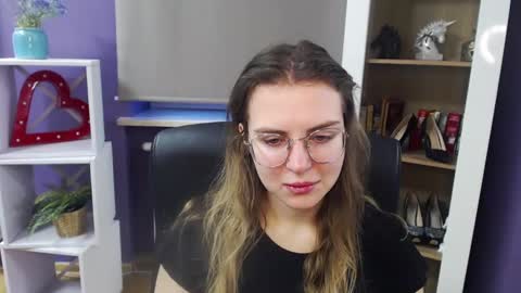 Z O E Y online show from 17, 2, 2025