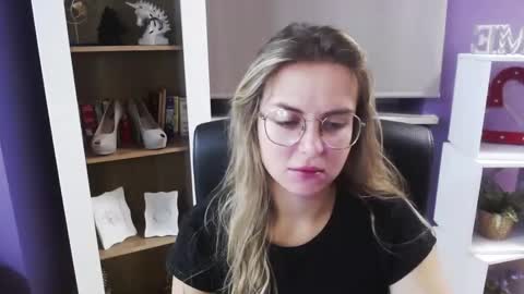 Z O E Y online show from 30, 9, 2025