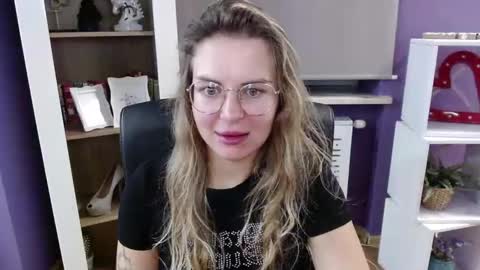 Z O E Y online show from 6, 10, 2025