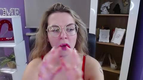 Z O E Y online show from 19, 12, 2025