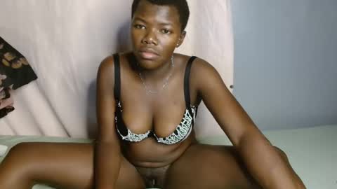 Snapshot of blair_sue chatting on 6, 5, 2026 love online show from 6, 5, 2026