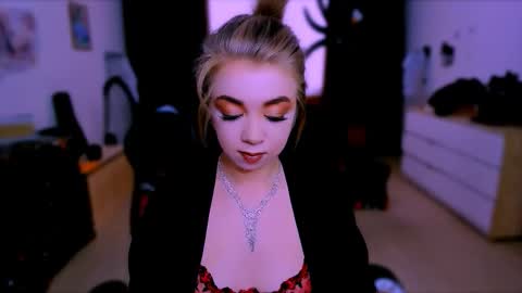 Nicole online show from 5, 11, 2025