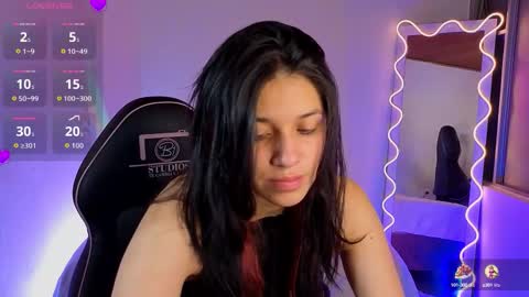 Snapshot of blithz_tay chatting on 7, 10, 2025 blithz_tay online show from 7, 10, 2025