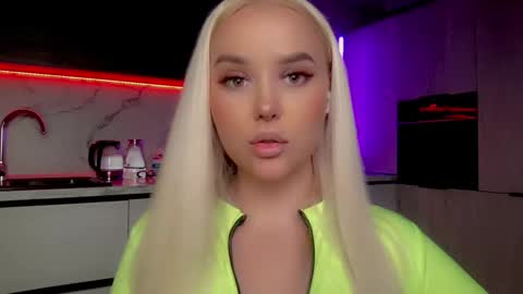 Snapshot of blond_diamond chatting on 19, 1, 2025 Lana online show from 19, 1, 2025