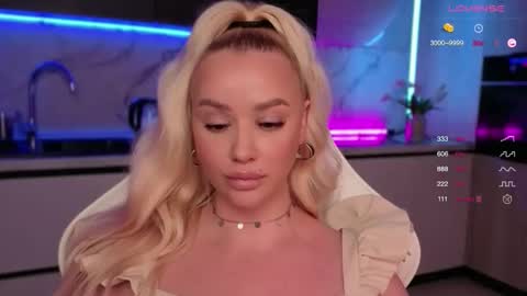 Snapshot of blond_diamond chatting on 17, 9, 2025 Lana online show from 17, 9, 2025