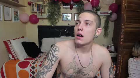 Snapshot of blondandtattooface chatting on 16, 2, 2025 blondandtattooface online show from 16, 2, 2025
