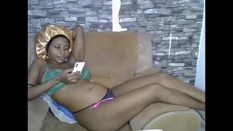 Snapshot of blonde_creamy chatting on 19, 5, 2026 blonde_creamy online show from 19, 5, 2026
