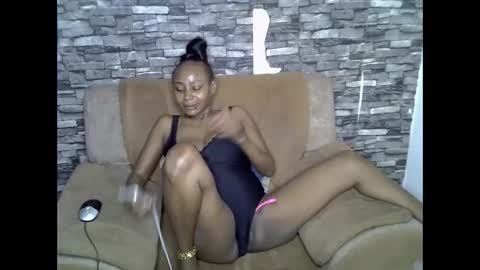 Snapshot of blonde_creamy chatting on 31, 5, 2026 blonde_creamy online show from 31, 5, 2026