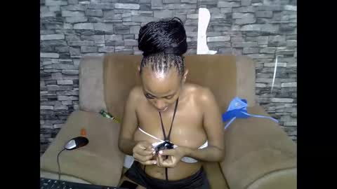 Snapshot of blonde_creamy chatting on 9, 6, 2026 blonde_creamy online show from 9, 6, 2026
