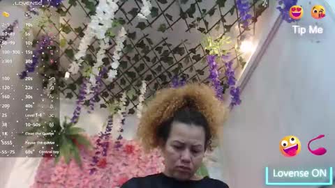 blonde_squirt_ online show from 16, 1, 2026