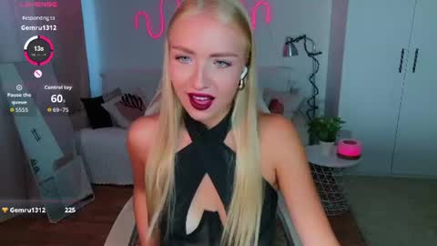 Snapshot of blonde_vibe chatting on 12, 7, 2026 Nessa online show from 12, 7, 2026