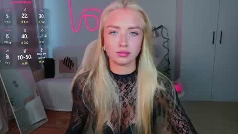 Snapshot of blonde_vibe chatting on 3, 8, 2026 Nessa online show from 3, 8, 2026