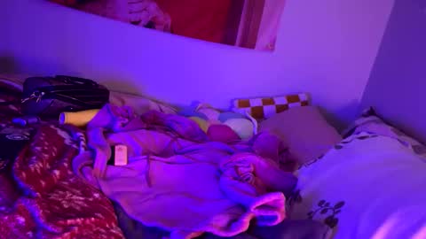 Gia  online show from 7, 11, 2025