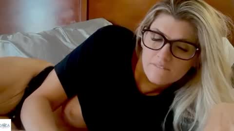 Snapshot of blondechristine99 chatting on 10, 7, 2026 blondechristine99 online show from 10, 7, 2026