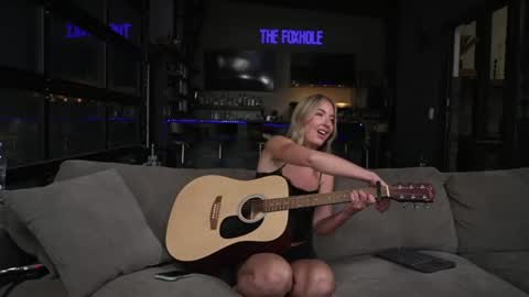 blondefoxsilverfox online show from 15, 7, 2026