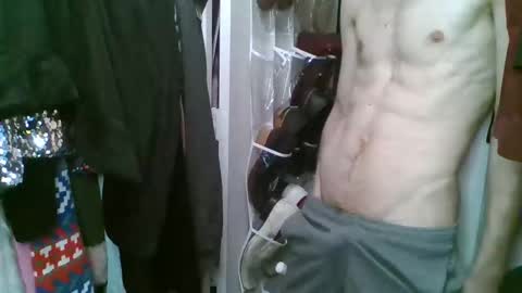 Snapshot of blondemaxcaliber chatting on 6, 4, 2026 blondemaxcaliber online show from 6, 4, 2026