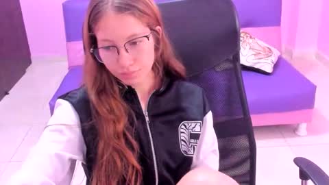 Snapshot of blondie_dirty_squirt chatting on 30, 4, 2026 blondie_dirty_squirt online show from 30, 4, 2026