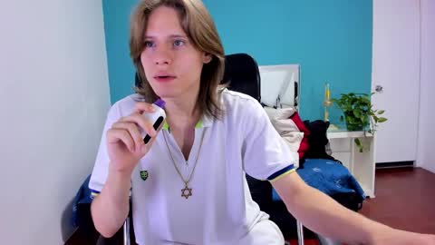Snapshot of blondie_lover69 chatting on 27, 1, 2025 Maleeth online show from 27, 1, 2025