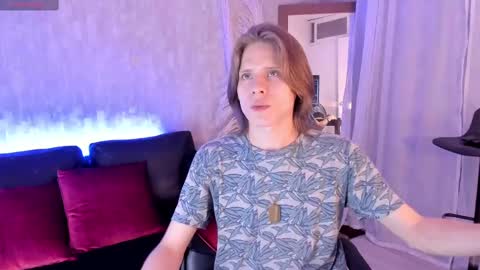 Snapshot of blondie_lover69 chatting on 3, 2, 2025 Maleeth online show from 3, 2, 2025