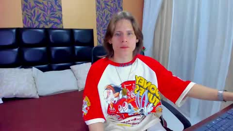 Snapshot of blondie_lover69 chatting on 4, 2, 2025 Maleeth online show from 4, 2, 2025