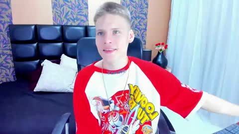 Snapshot of blondie_lover69 chatting on 10, 2, 2025 Maleeth online show from 10, 2, 2025
