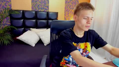 Snapshot of blondie_lover69 chatting on 20, 2, 2025 Maleeth online show from 20, 2, 2025