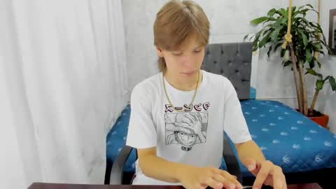 Snapshot of blondie_lover69 chatting on 25, 9, 2025 Maleeth online show from 25, 9, 2025